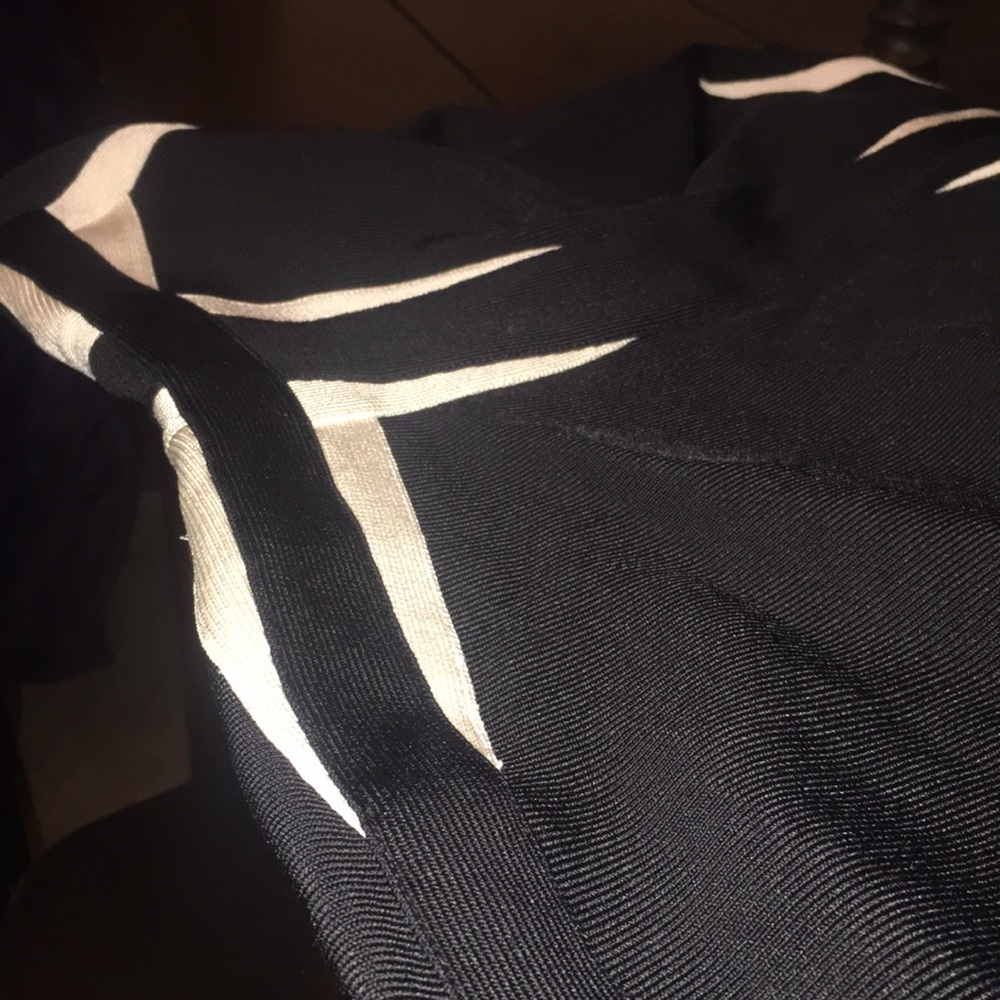 HERVE LEGER SIZE M BLACK WITH HINT OF WHITE - Picture 14 of 15